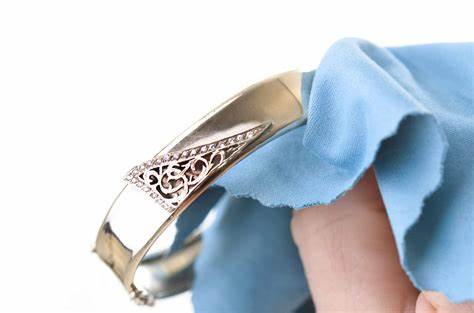 Cuidado joyeria fina plata ley 925 y oro 18k